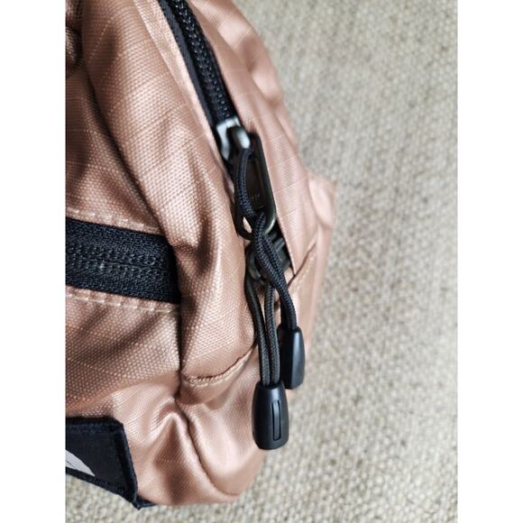 Supreme The North Face Metallic Rose Gold Roo II Lumbar Pack 100% Authentic SS13 - Picture 12 of 14